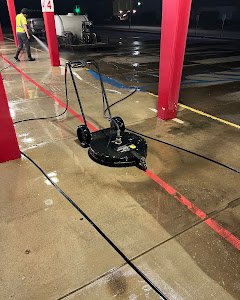 Parking lot surface cleaning at night - Presidential Services Shreveport LA